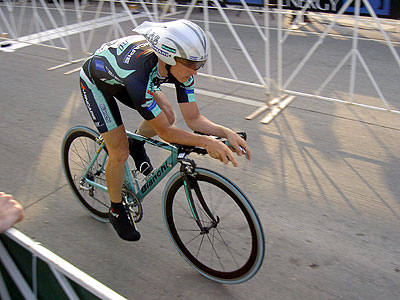 Bianchi racer accelerating at the start