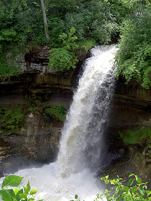 Minnehaha Falls in late June 2005