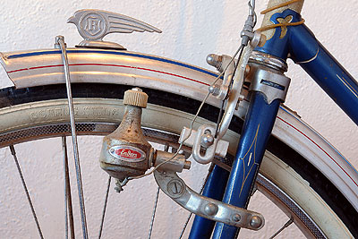 Dynamo mounted on fork of Rabeneick